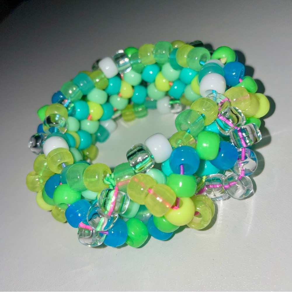 Kandi Rave Bracelet | wintergreen (UV reactive, glow in the dark)